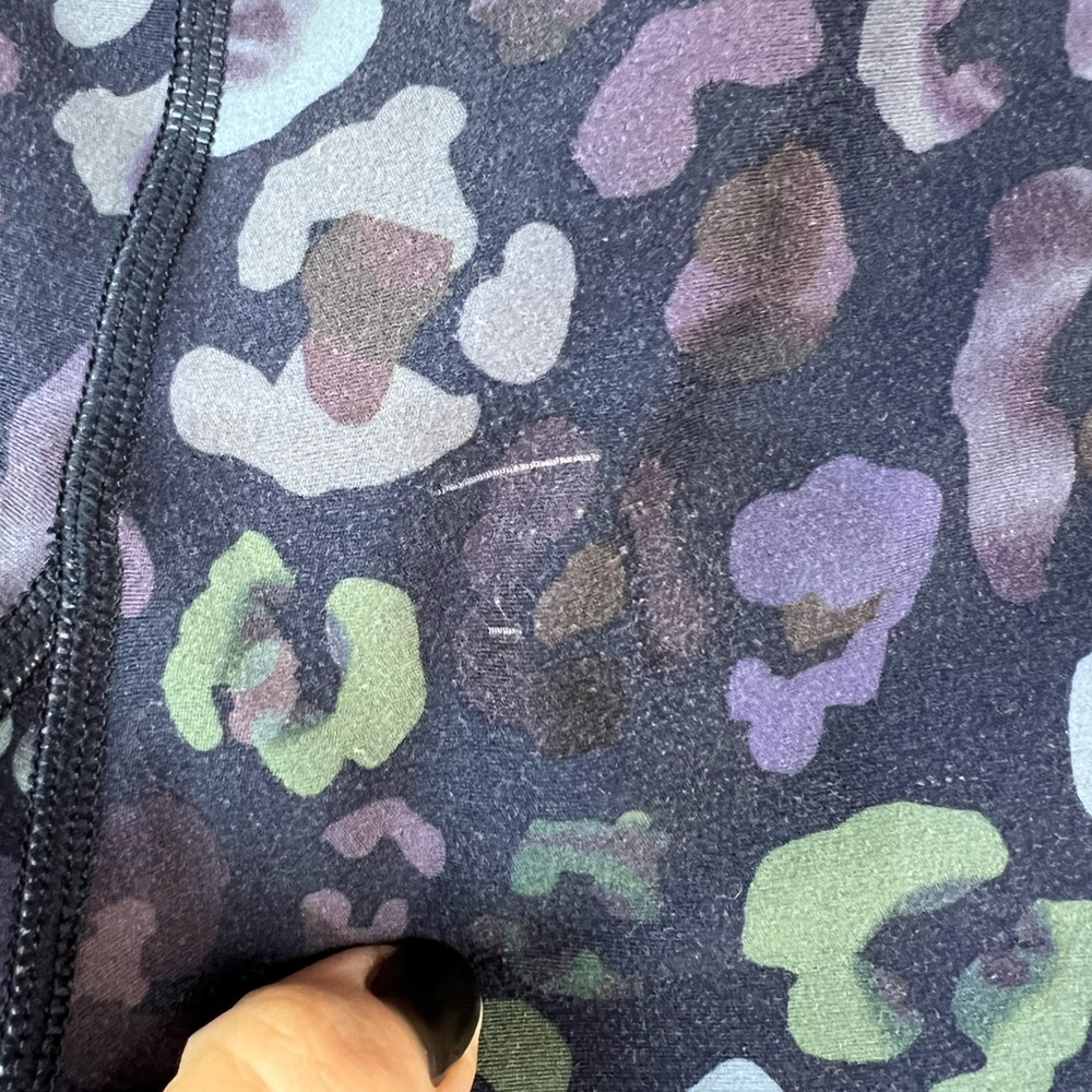 Athleta Elation Navy Floral 7/8 Leggings, M - Picture 7 of 8